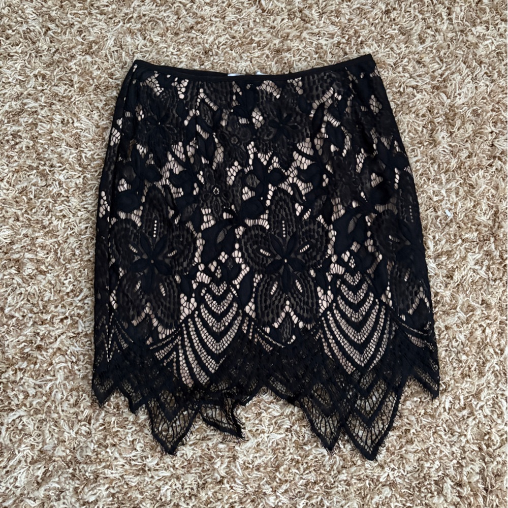 Stella Laguna Black and Tan Lace Skirt